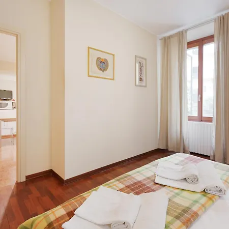 Guesthost - Arco Della Pace Milán